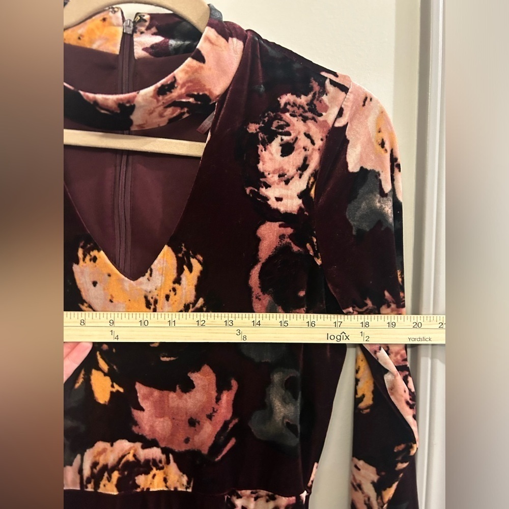 Ivanka Trump Velvet Floral Dress Women’s 8 Long Sleeve Keyhole - Picture 8 of 9